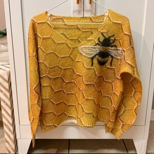 SHEIN Honeycomb Knit Bee Sweater - Yellow